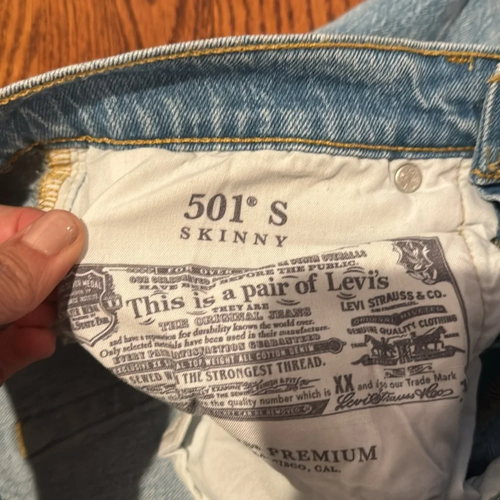 Levi Skinny Jeans - Picture 3 of 5